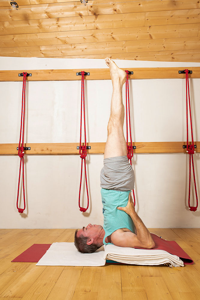 © Paul Jones Yoga Iyengar